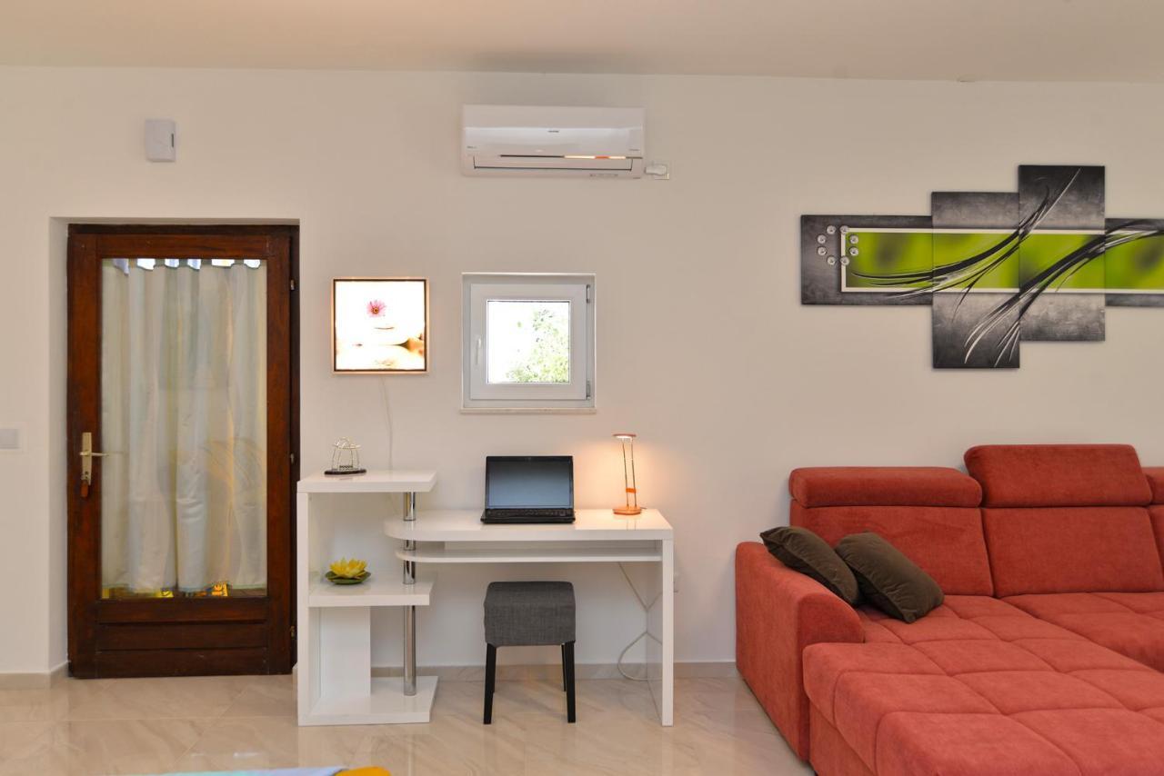 Apartments Mala Vala 925 - Adapted Fazana Bagian luar foto