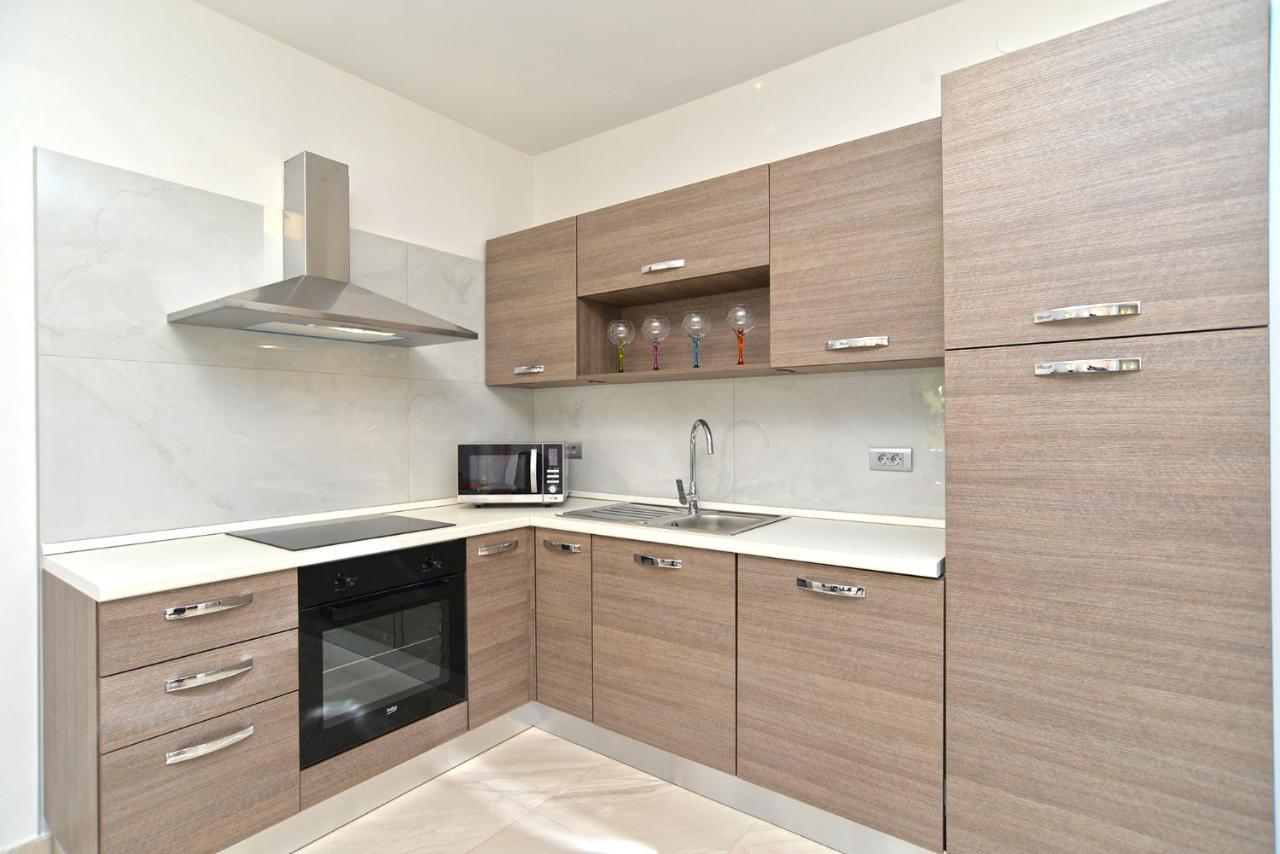 Apartments Mala Vala 925 - Adapted Fazana Bagian luar foto